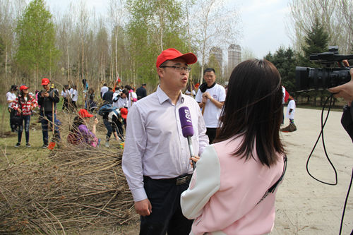 太阳成集团tyc9728团委书记姜涛接受媒体采访